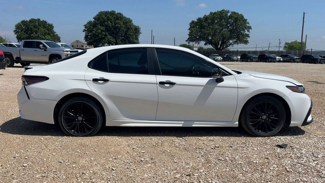 2022 Toyota Camry SE - Photo 6