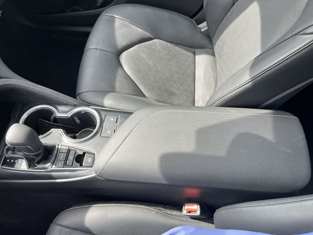 2019 Toyota Camry XSE - Photo 16