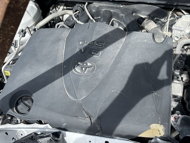 2019 Toyota Camry XSE - Photo 9
