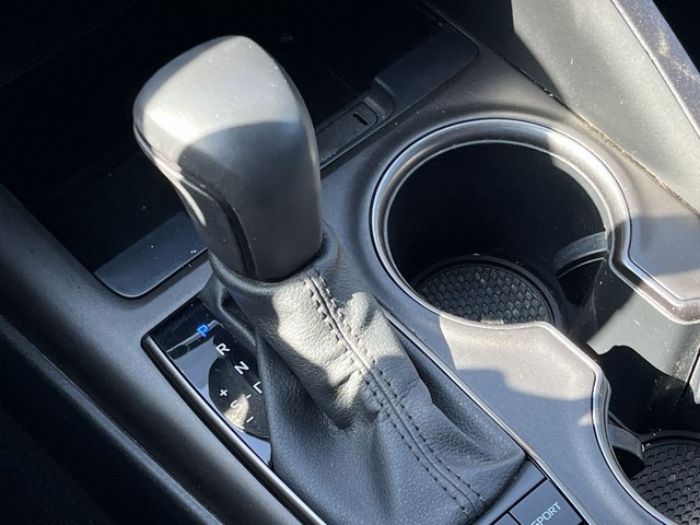 2023 Toyota Camry SE - Photo 16