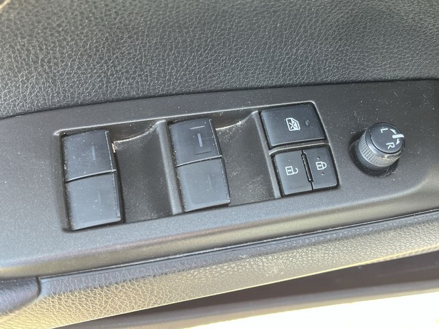 2023 Toyota Camry SE - Photo 22