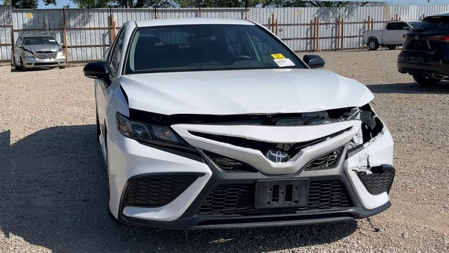 2023 Toyota Camry SE - Photo 8